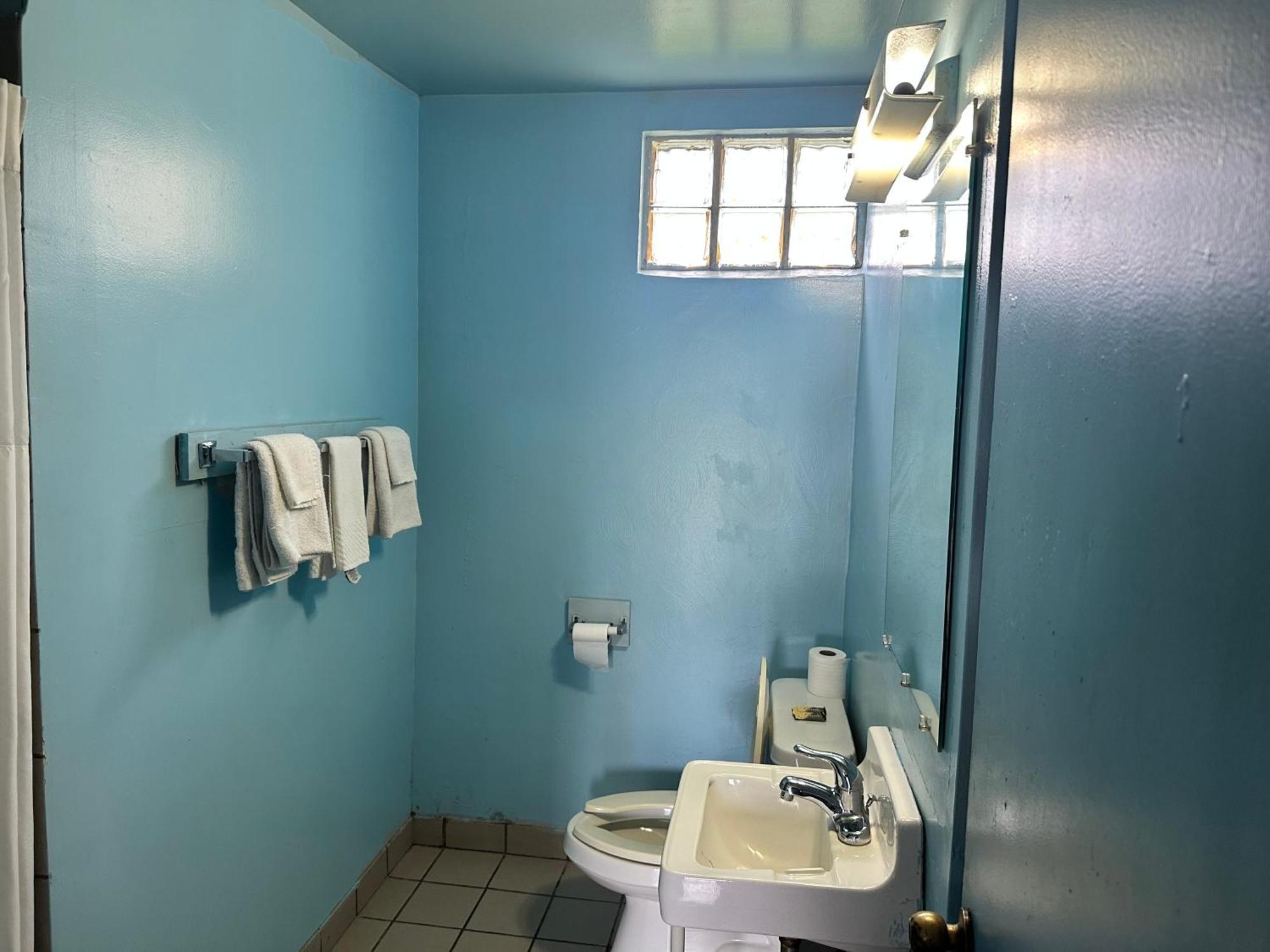 Westgate Manor Motel Austintown & Youngstown Ohio Екстериор снимка